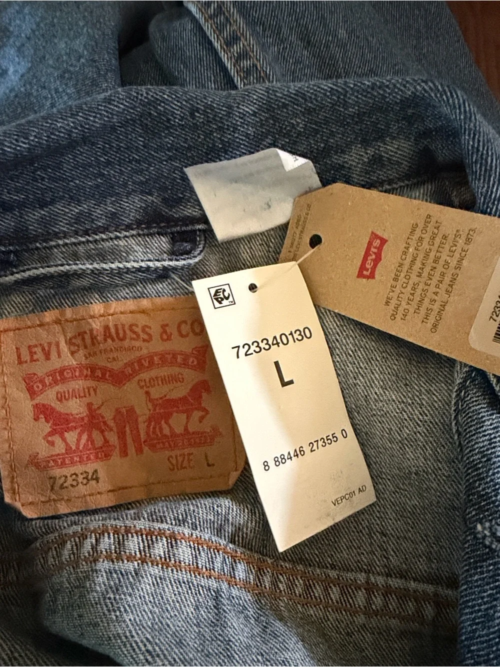 Levi's Light Blue Denim Jacket - Classic Trucker Style - Picture 2 of 2